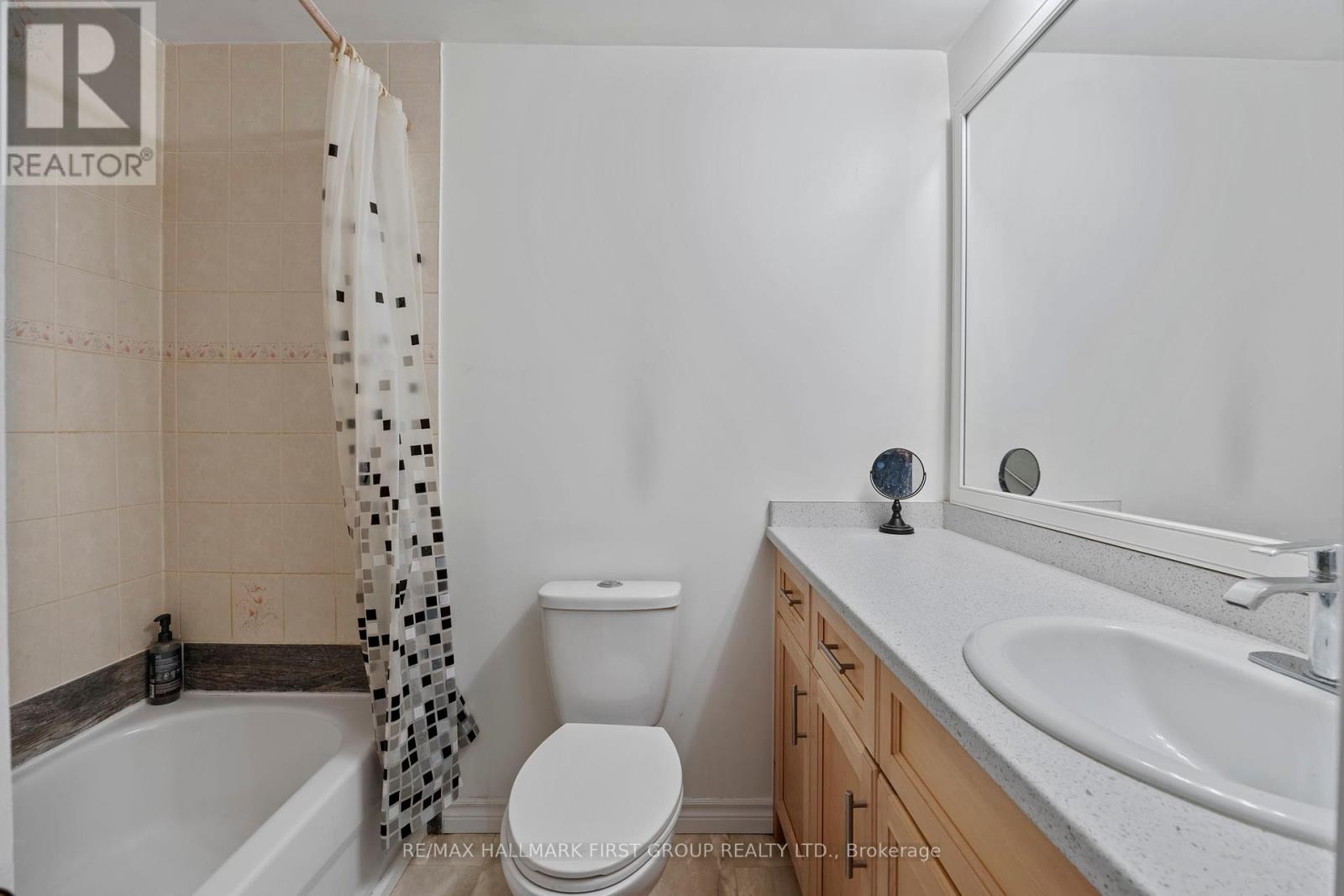 Photo 32 of 38 371 Orton Park Road, Toronto ON