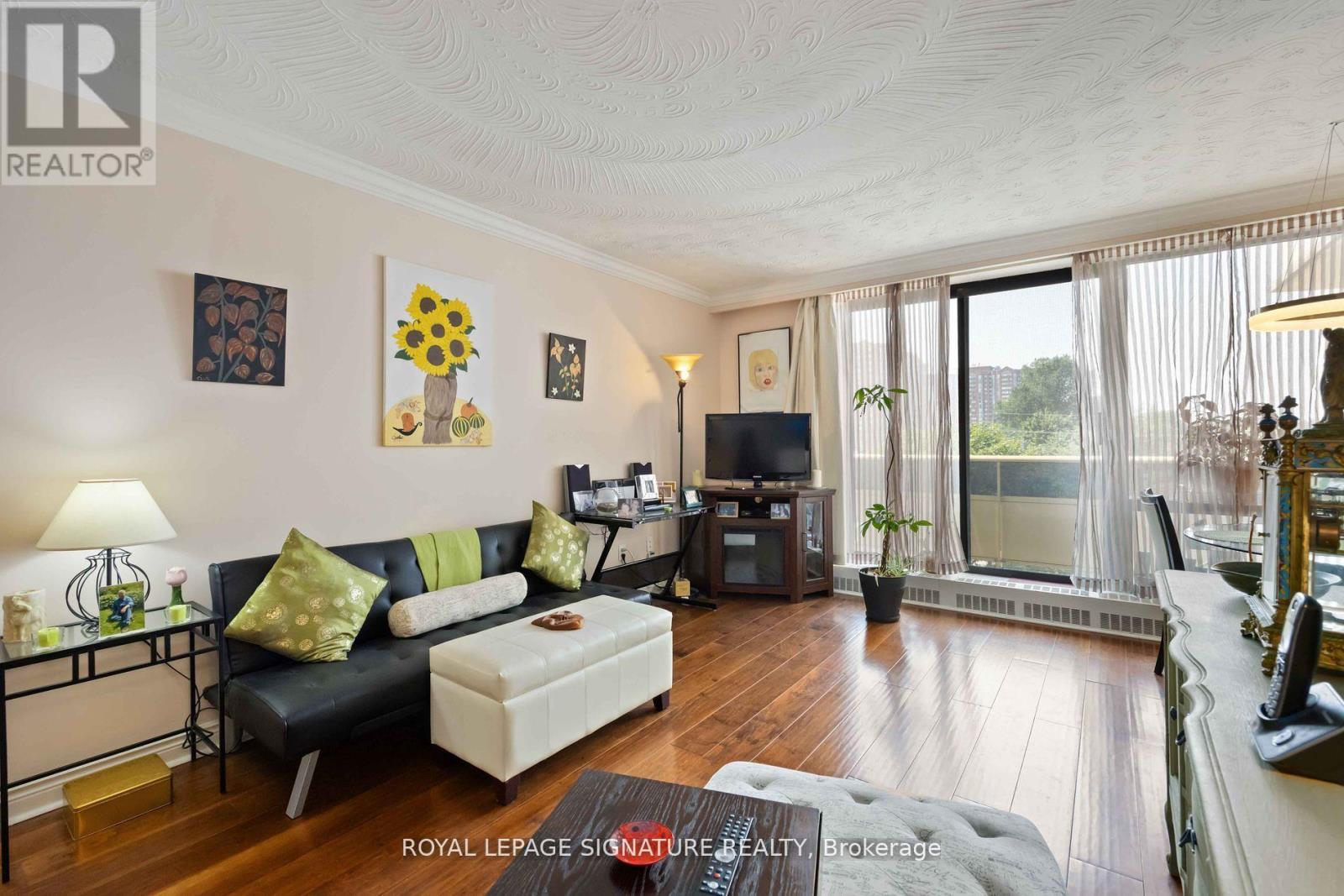 Photo 6 of 502 921 Midland Avenue, Toronto ON
