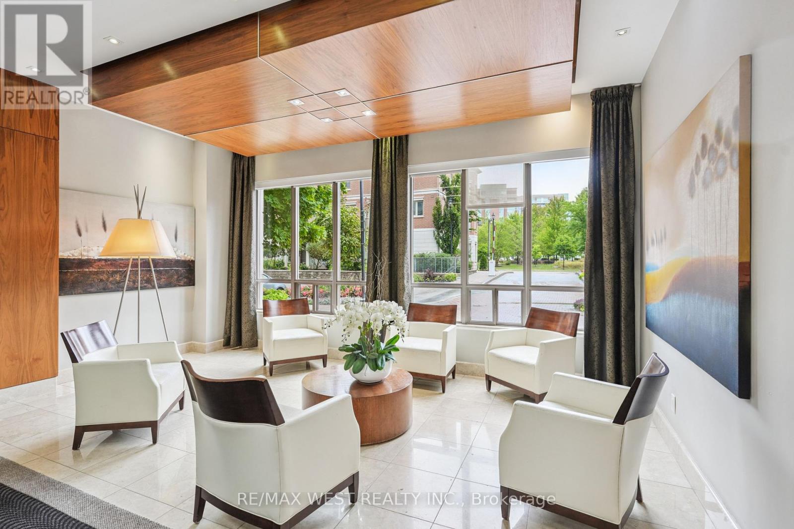 Photo 3 of 506 37 Galleria Parkway, Markham ON