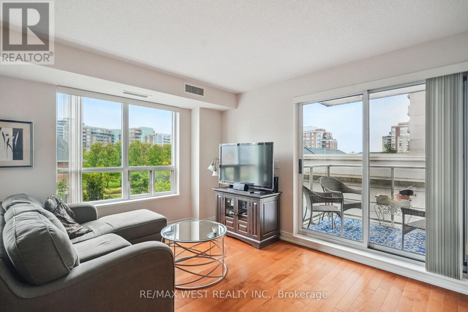 Photo 6 of 506 37 Galleria Parkway, Markham ON