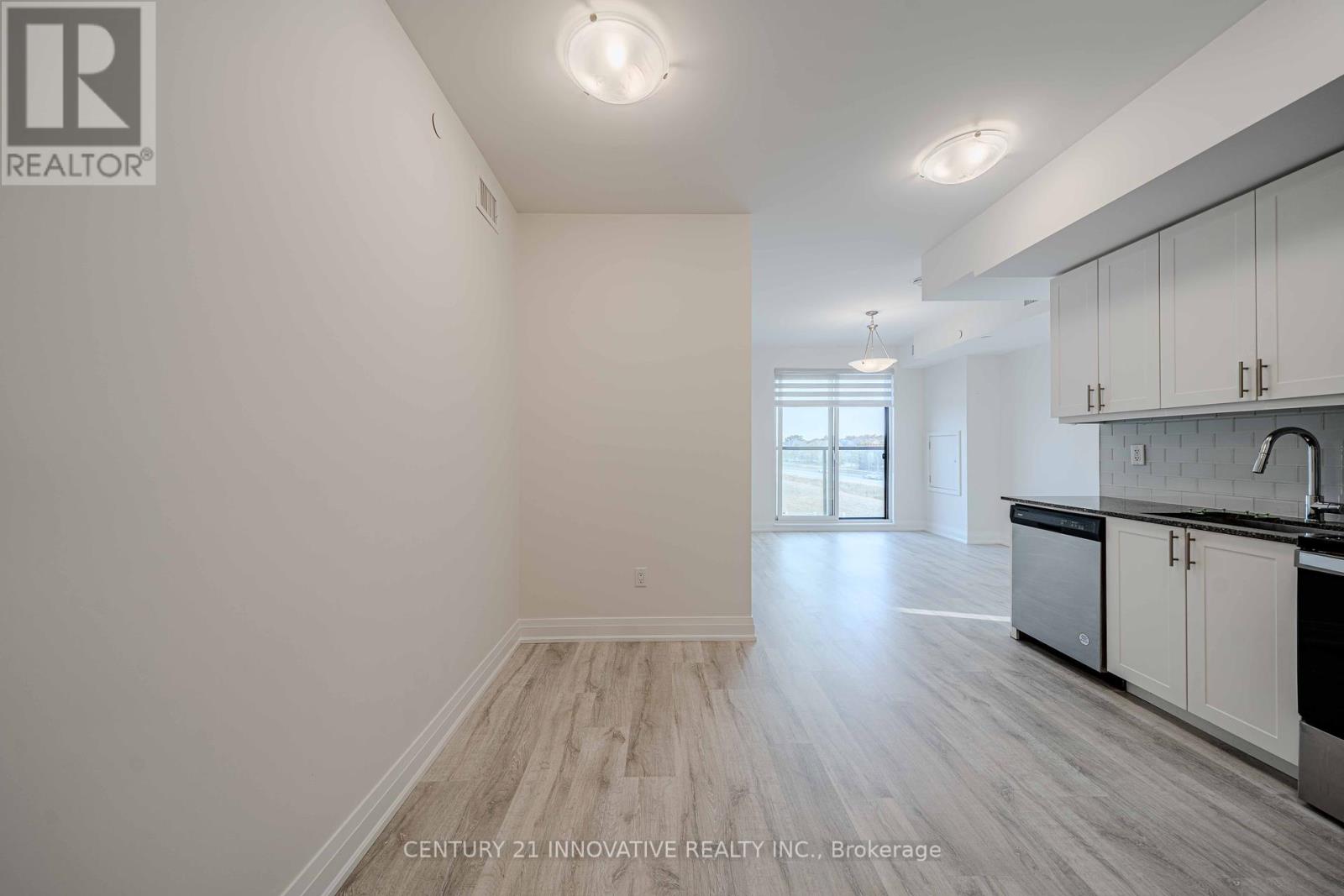 Photo 4 of 619 9700 Ninth Line, Markham ON