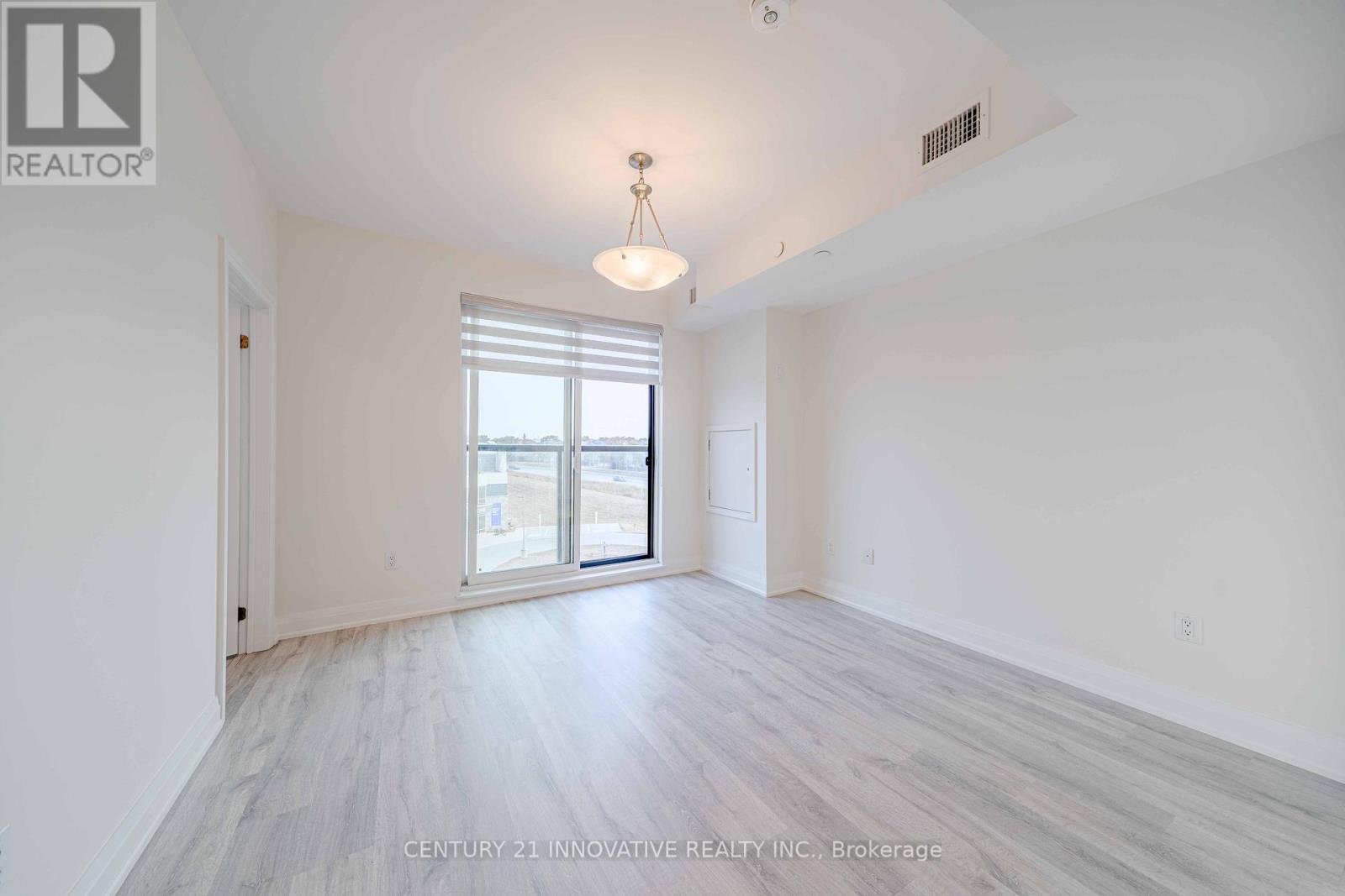 Photo 9 of 619 9700 Ninth Line, Markham ON