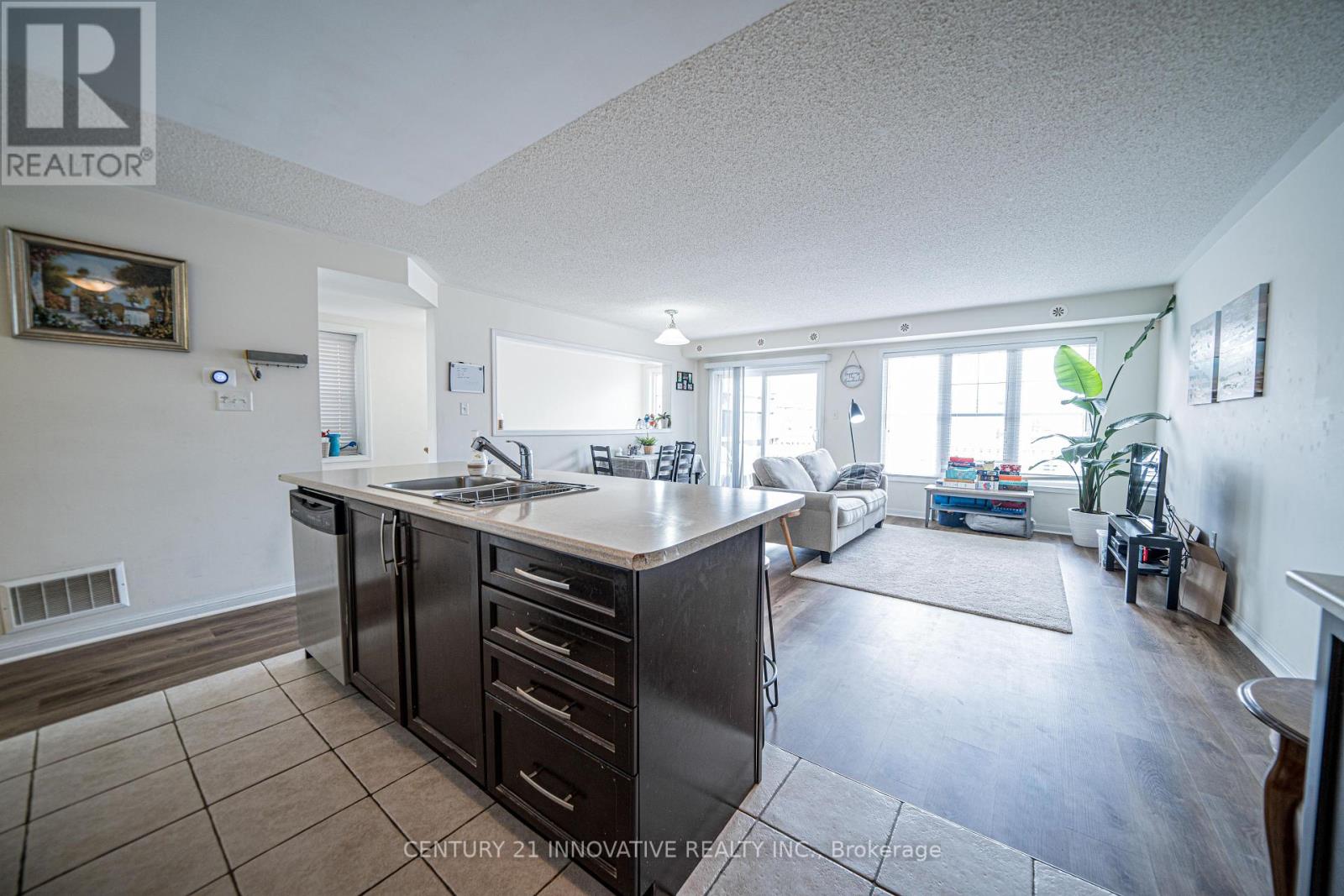 Photo 11 of 1 3034 Bur Oak Avenue, Markham ON