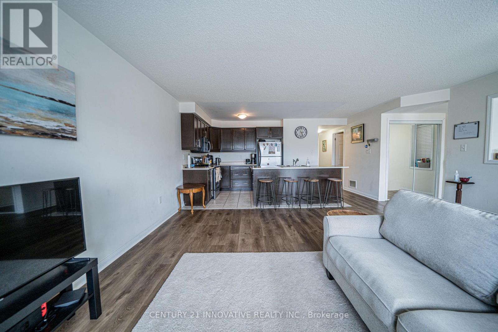 Photo 3 of 1 3034 Bur Oak Avenue, Markham ON