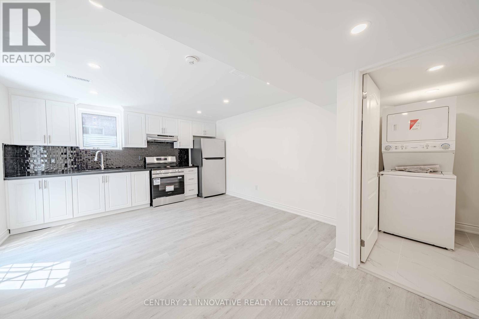 Photo 1 of Bsmt 921 Langford Boulevard, Bradford West Gwillimbury ON