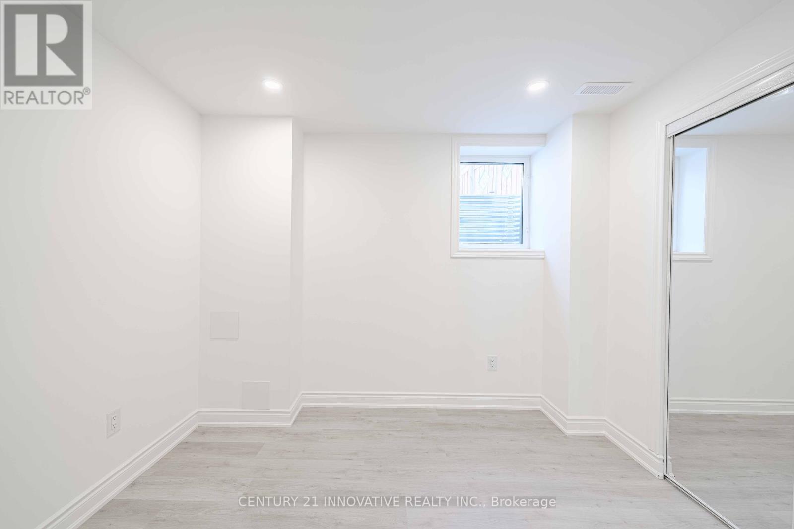 Photo 13 of Bsmt 921 Langford Boulevard, Bradford West Gwillimbury ON