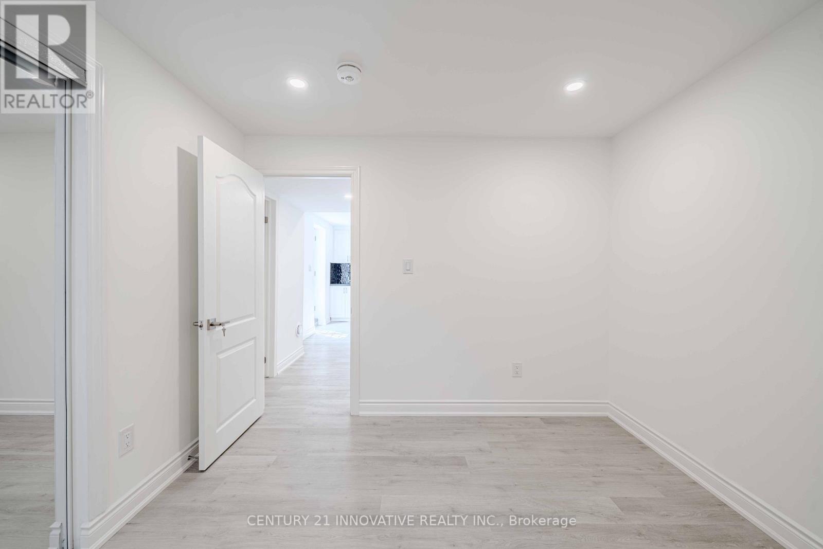 Photo 16 of Bsmt 921 Langford Boulevard, Bradford West Gwillimbury ON