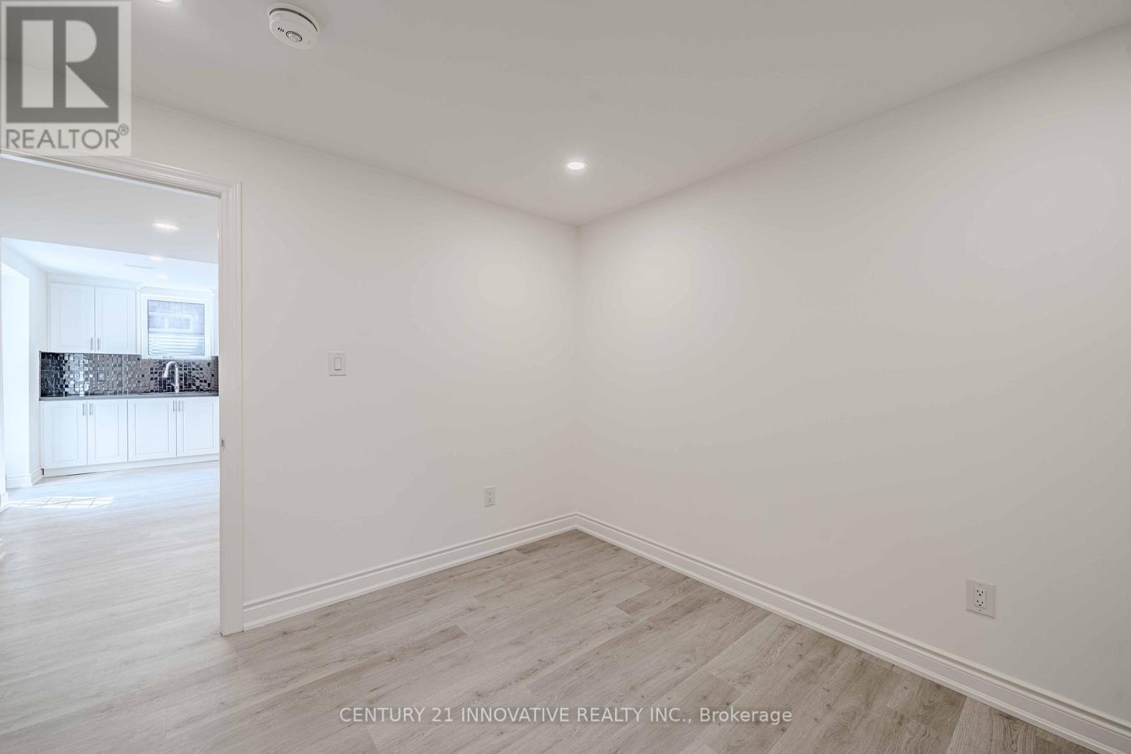 Photo 17 of Bsmt 921 Langford Boulevard, Bradford West Gwillimbury ON