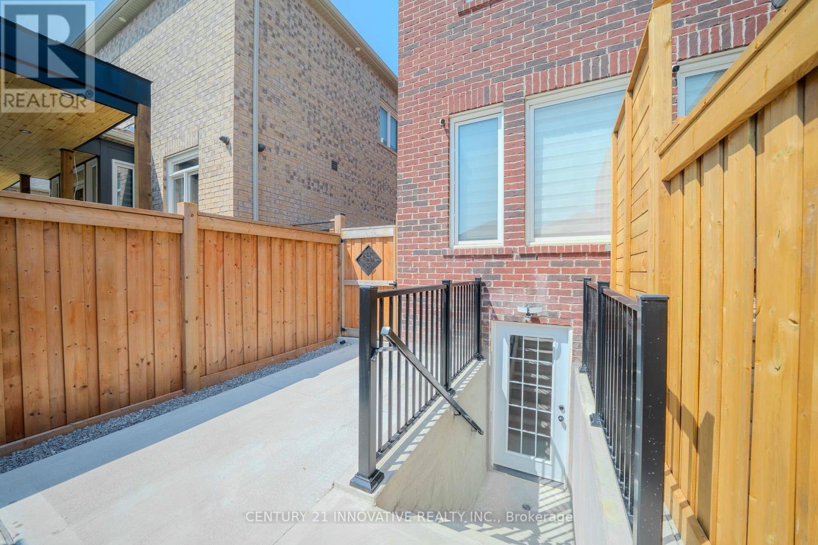 Photo 24 of Bsmt 921 Langford Boulevard, Bradford West Gwillimbury ON