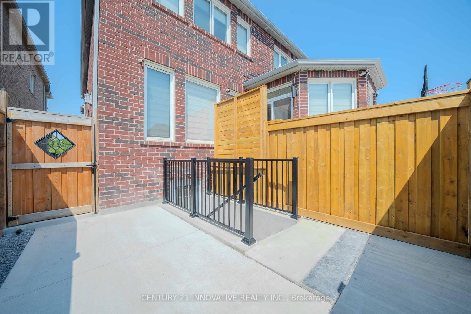 Photo 25 of Bsmt 921 Langford Boulevard, Bradford West Gwillimbury ON