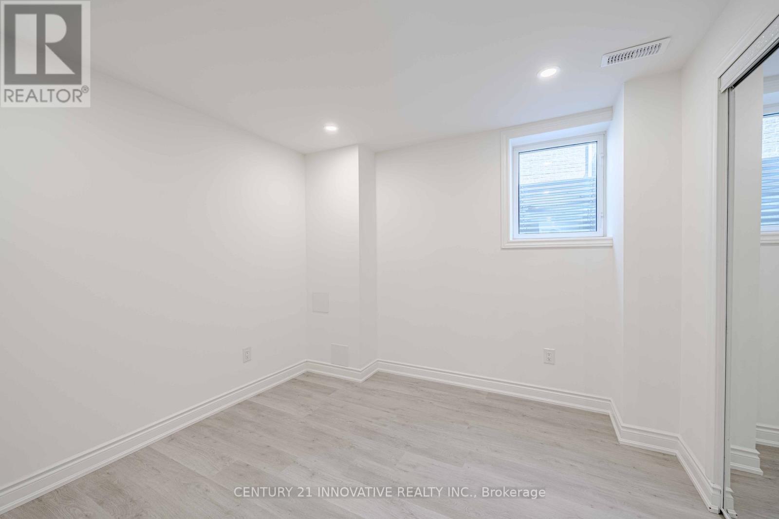 Photo 9 of Bsmt 921 Langford Boulevard, Bradford West Gwillimbury ON