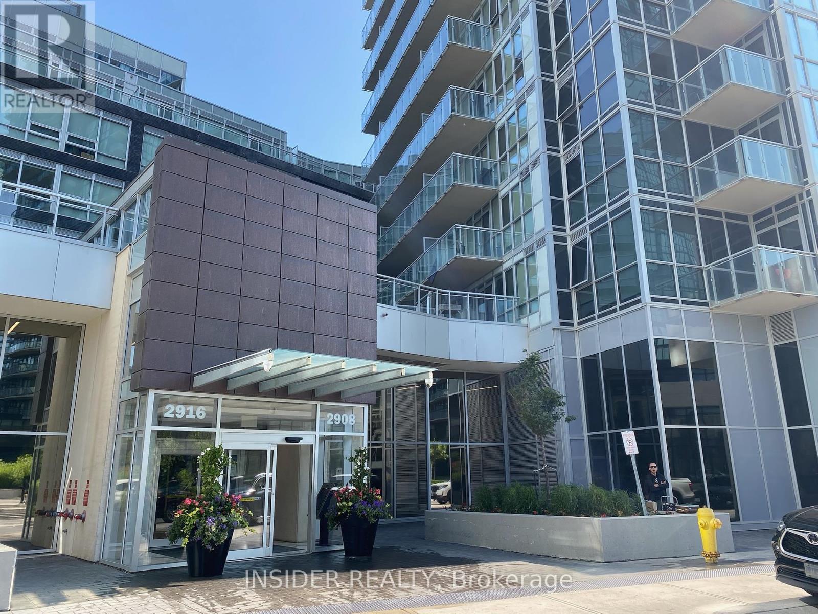 Photo 1 of 306 2908 Highway 7 Avenue W, Vaughan ON