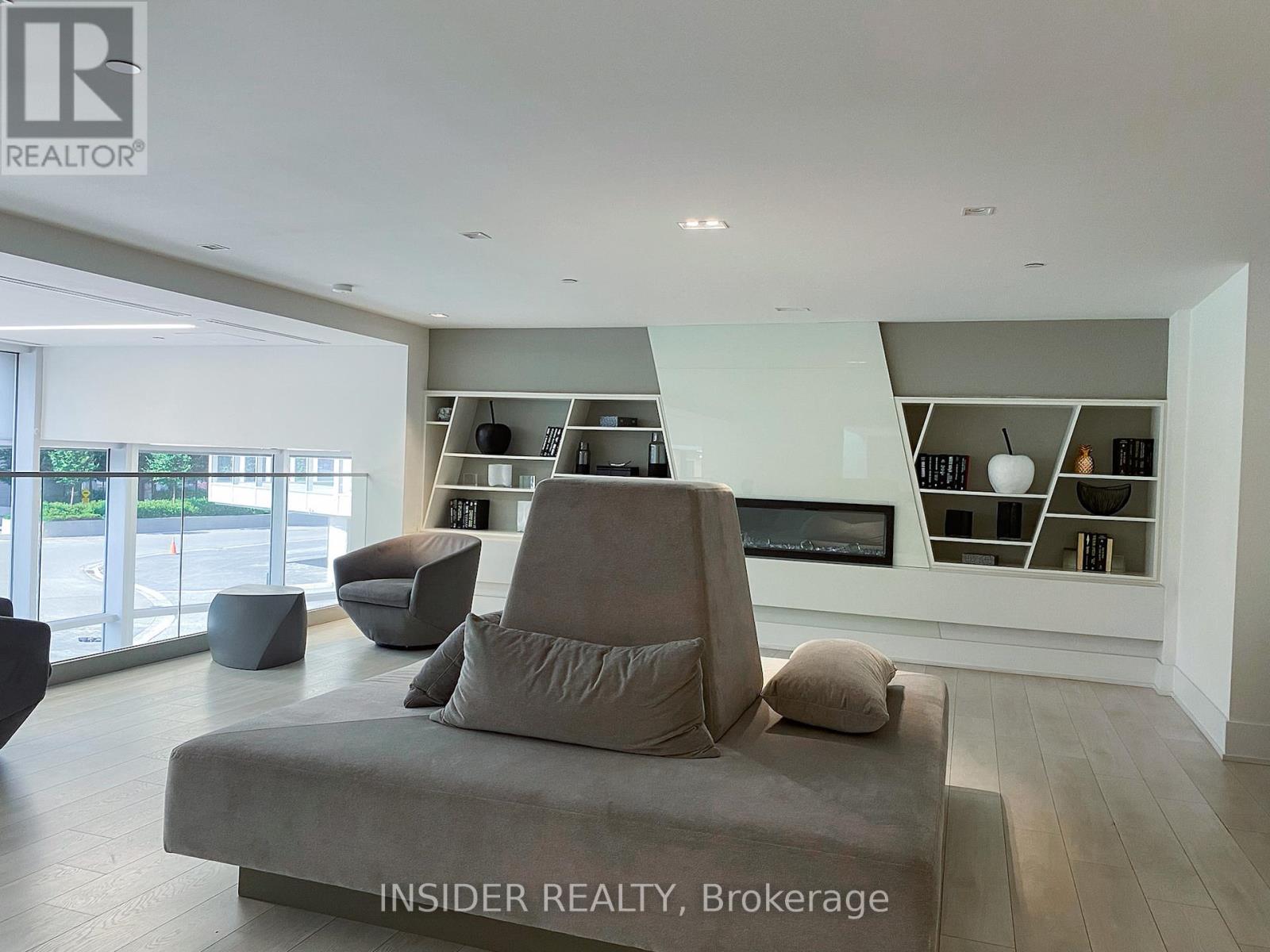 Photo 15 of 306 2908 Highway 7 Avenue W, Vaughan ON