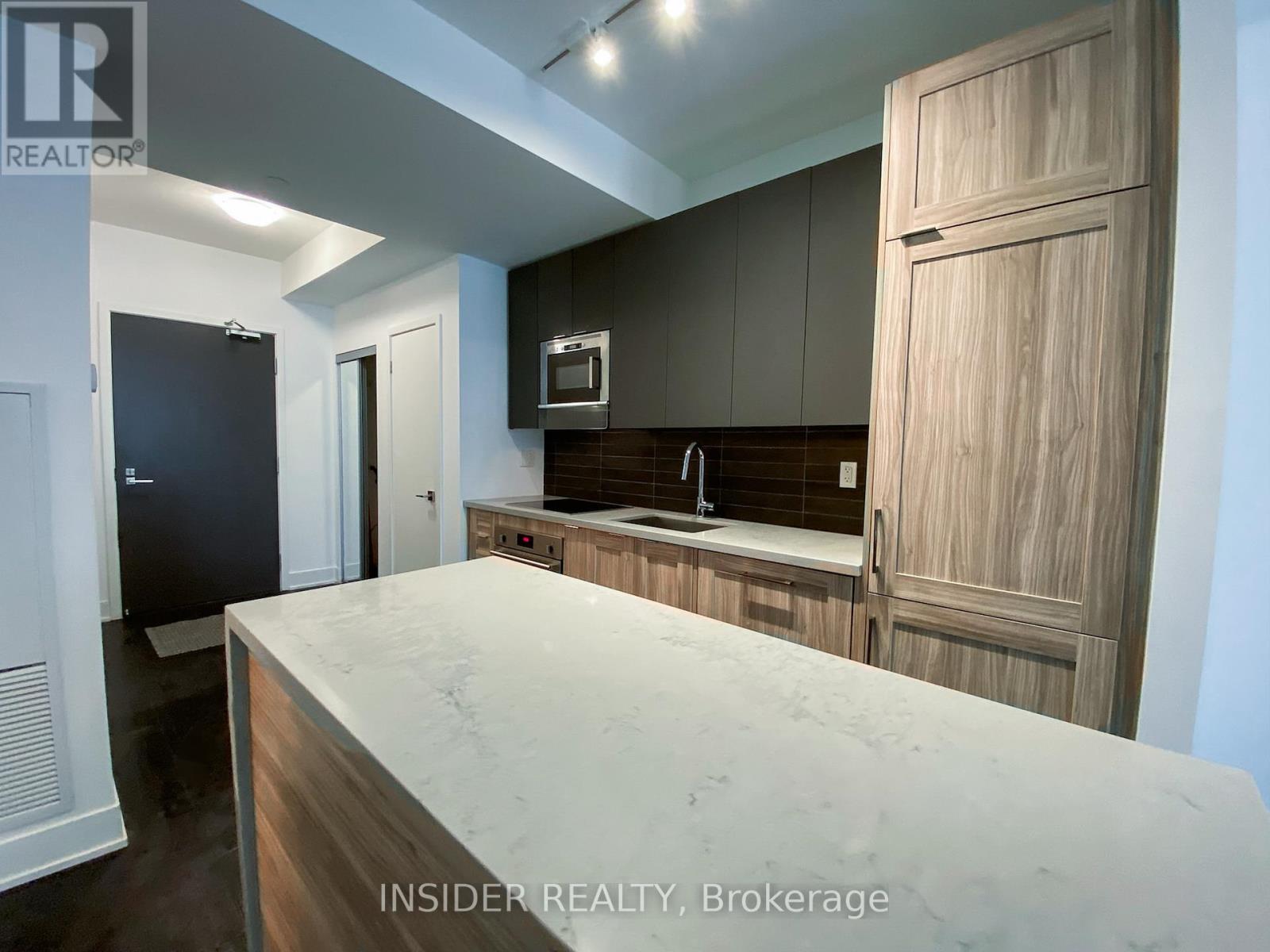 Photo 3 of 306 2908 Highway 7 Avenue W, Vaughan ON