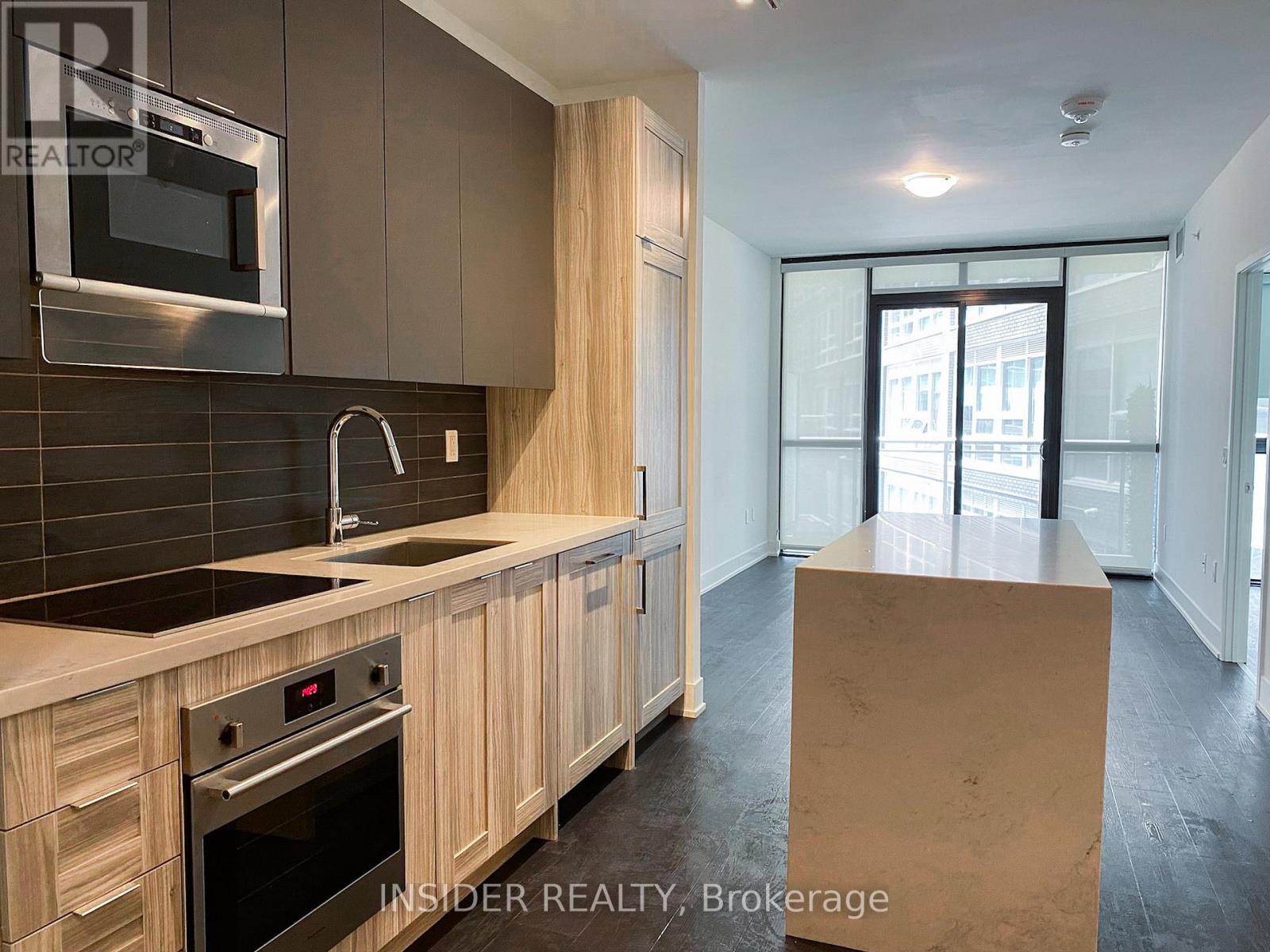 Photo 5 of 306 2908 Highway 7 Avenue W, Vaughan ON