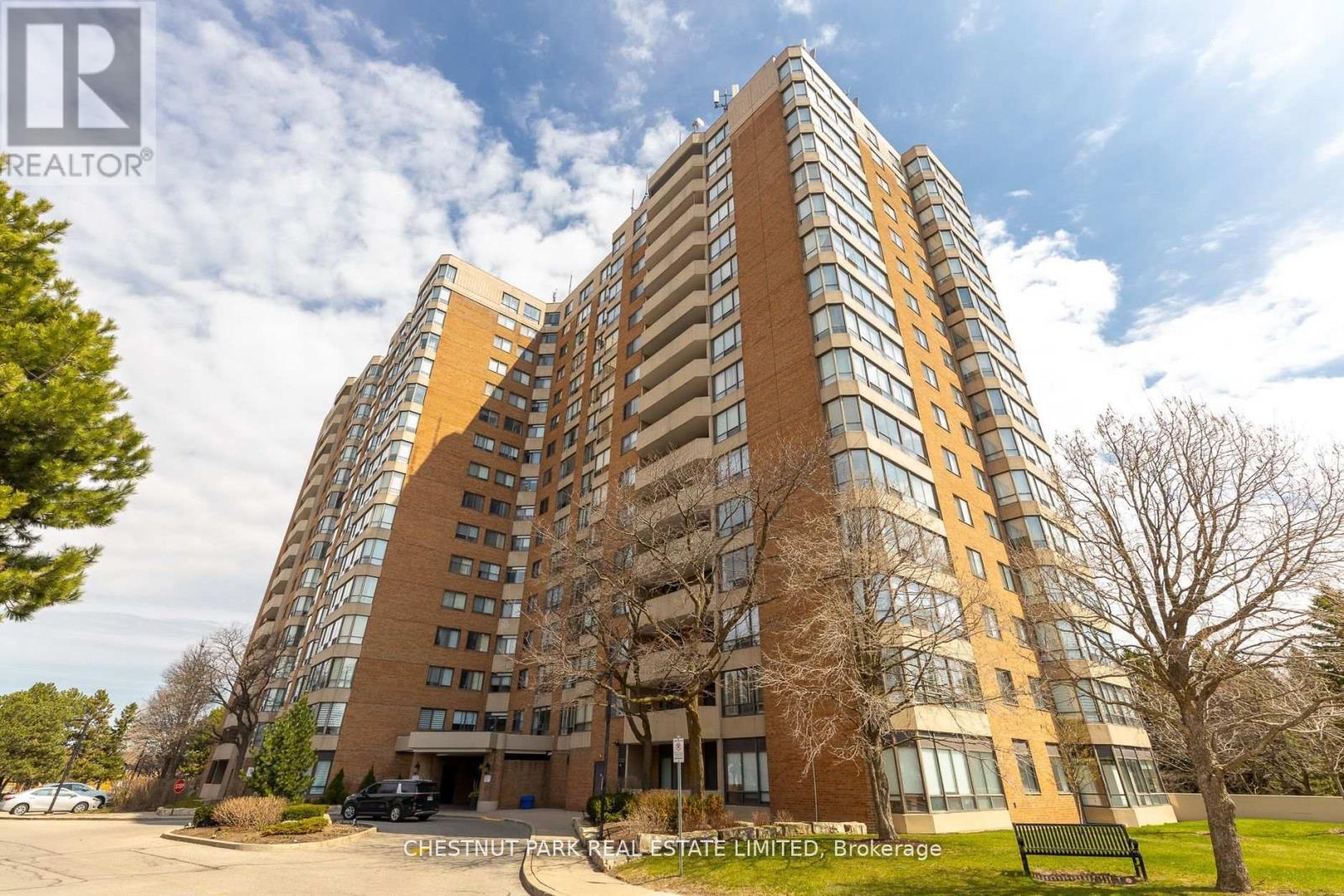 Photo 1 of 1109 7601 Bathurst Street, Vaughan ON