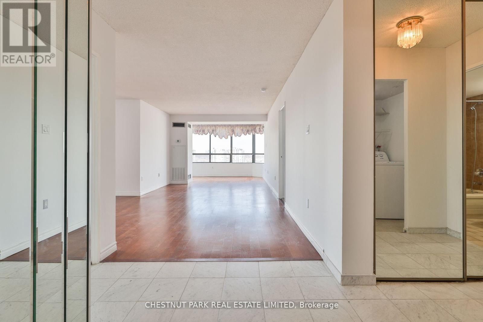 Photo 2 of 1109 7601 Bathurst Street, Vaughan ON