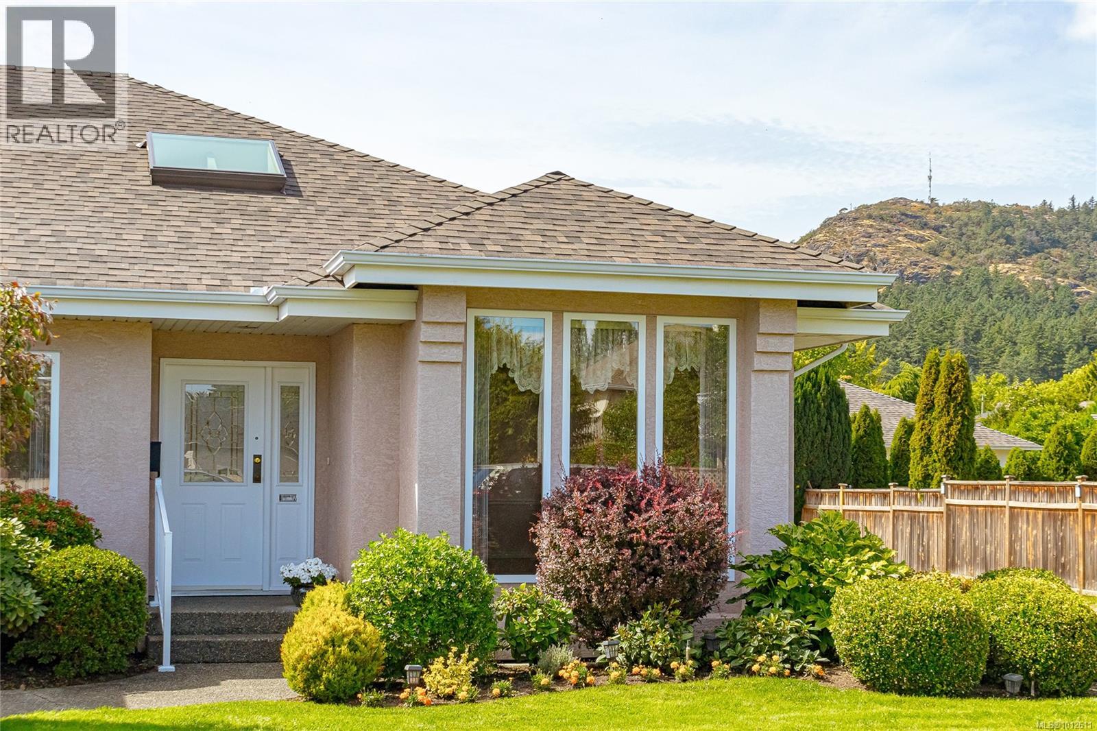Photo 3 of 4302 Indigo Lane, Saanich BC