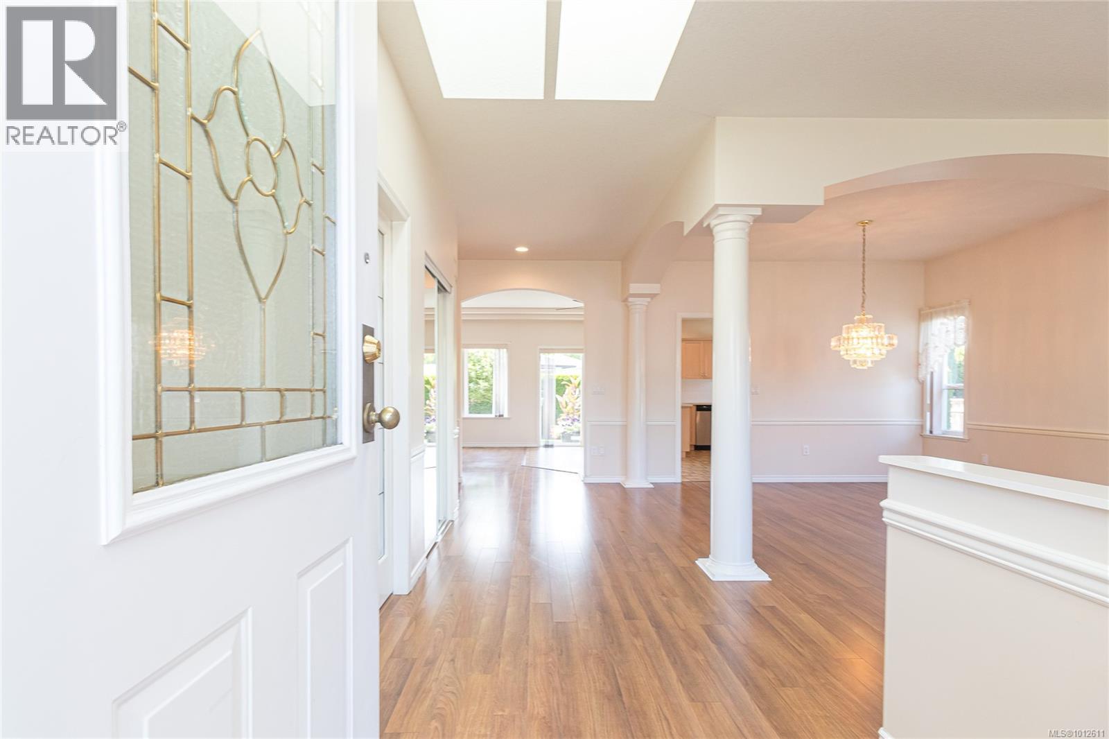 Photo 4 of 4302 Indigo Lane, Saanich BC