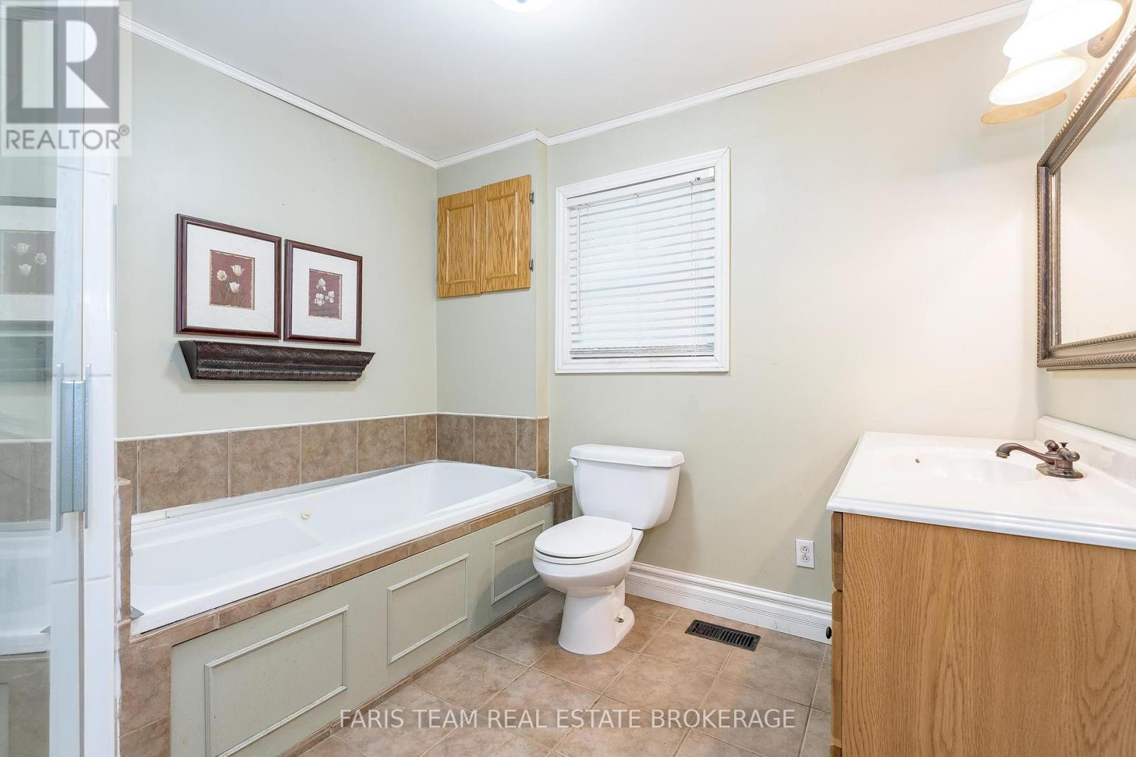 Photo 15 of 2368 South Orr Lake Road, Springwater ON