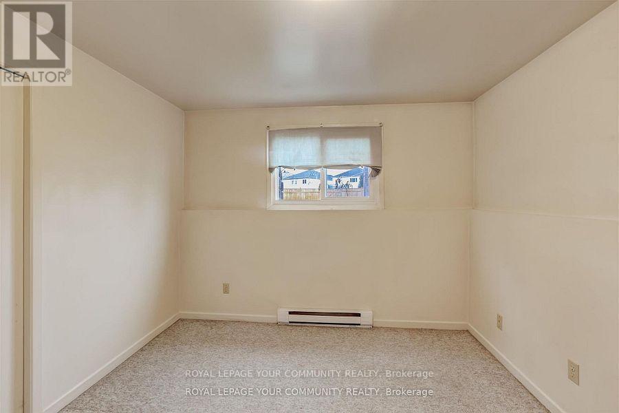 Photo 10 of 386 Essa Rd Lower Level Road, Barrie ON