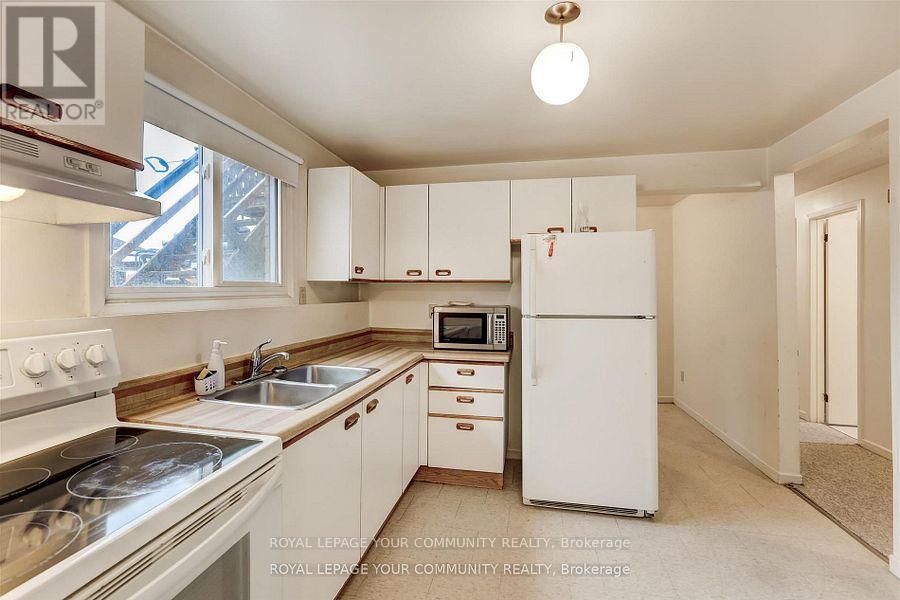Photo 6 of 386 Essa Rd Lower Level Road, Barrie ON