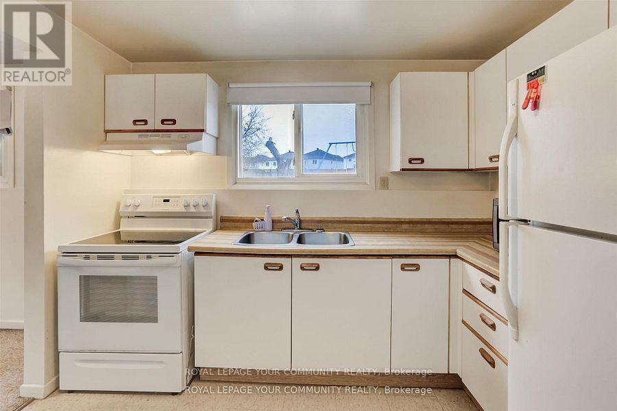 Photo 7 of 386 Essa Rd Lower Level Road, Barrie ON
