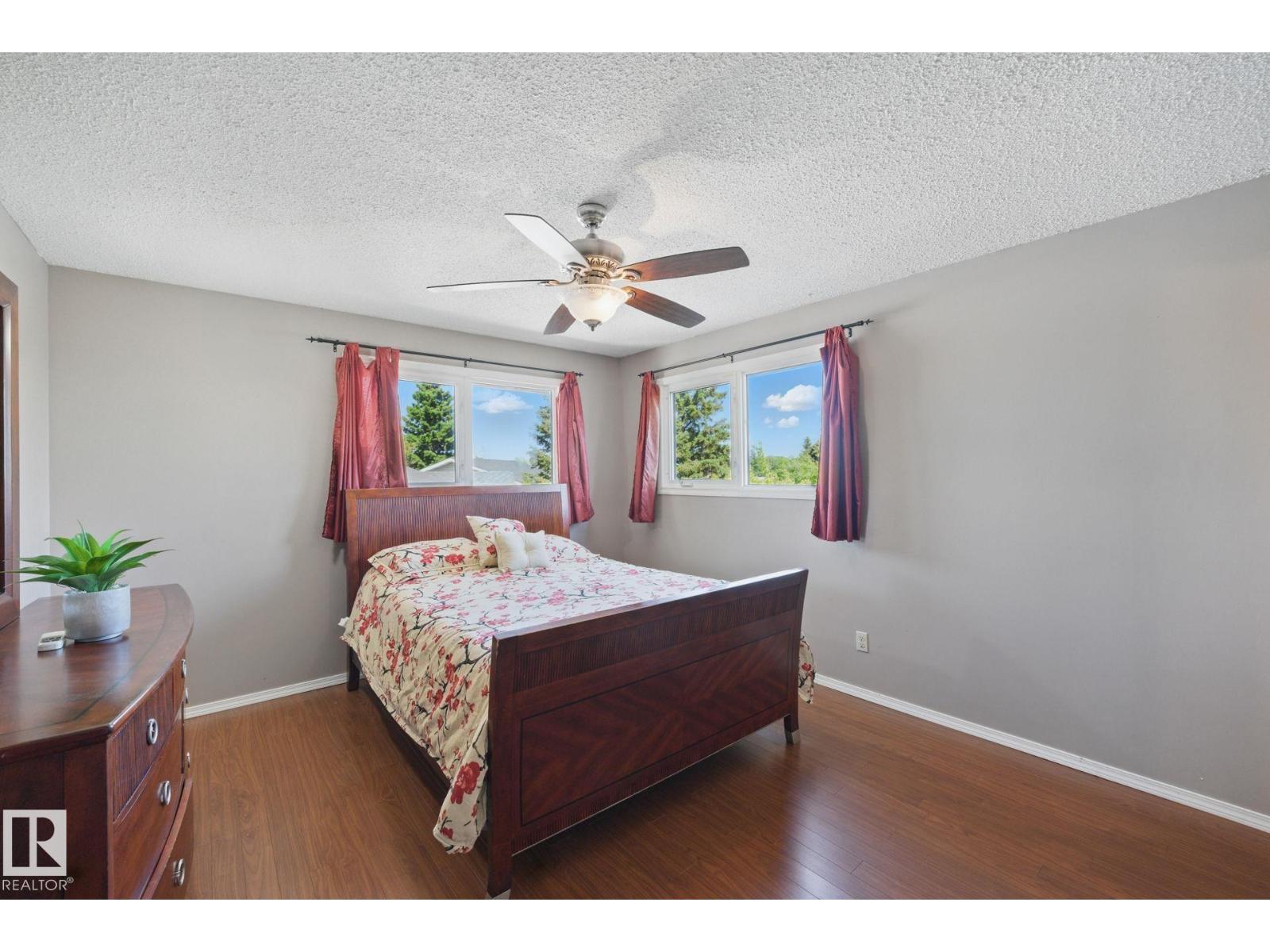 Photo 16 of 4336 74 St Nw, Edmonton AB