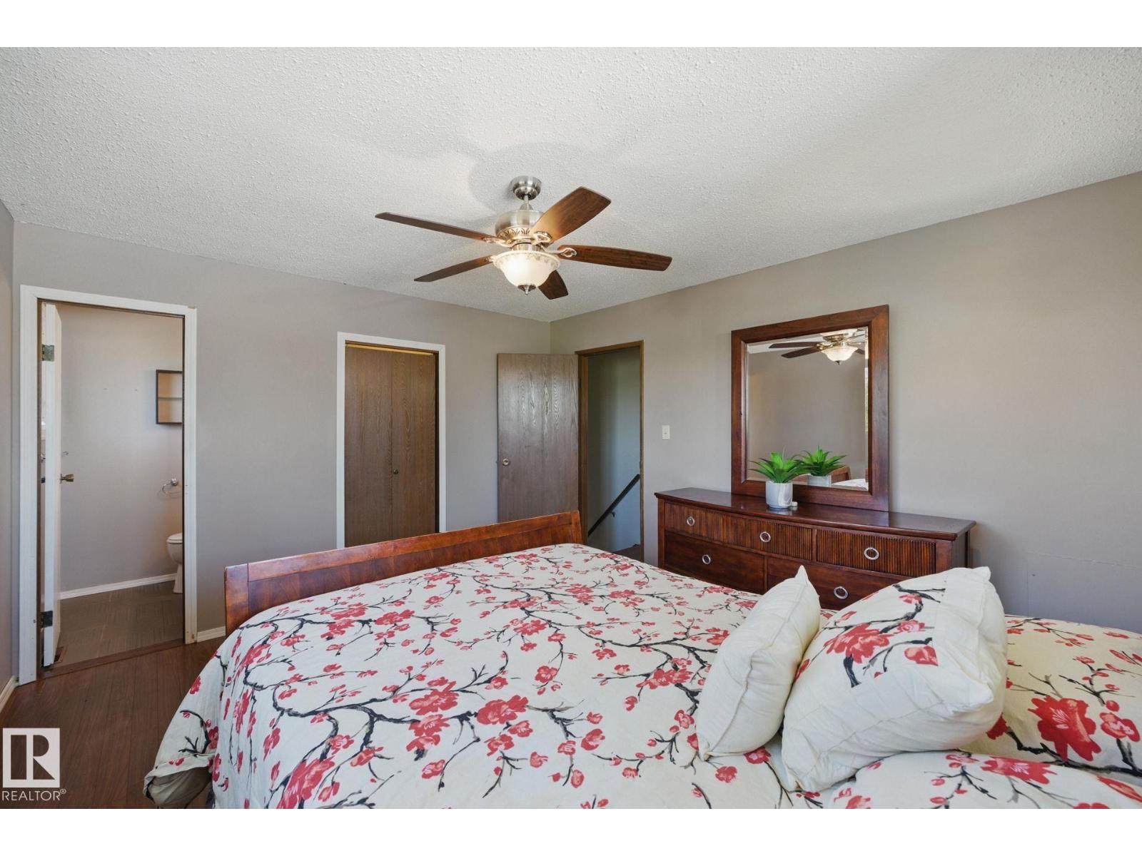 Photo 17 of 4336 74 St Nw, Edmonton AB