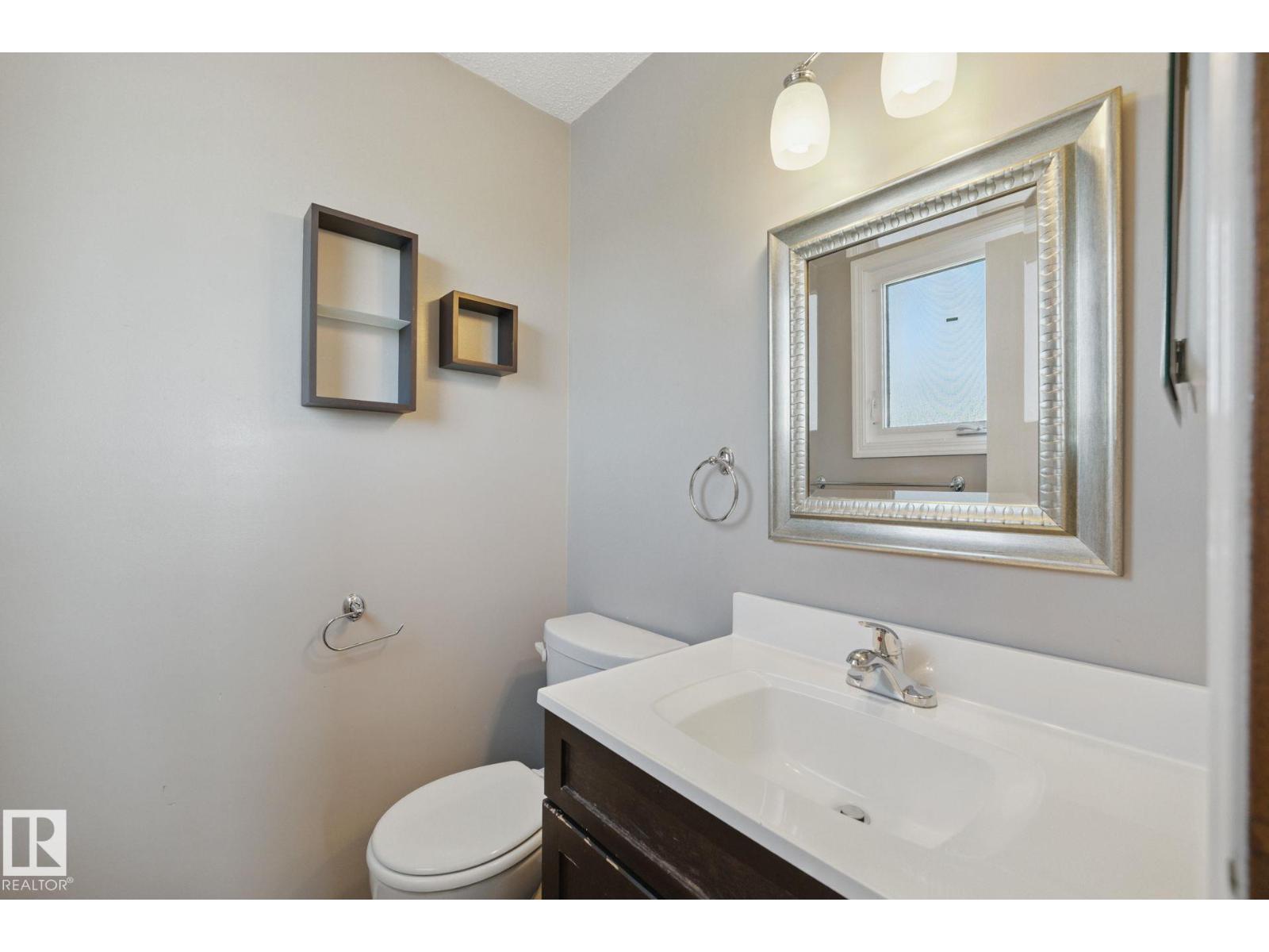 Photo 18 of 4336 74 St Nw, Edmonton AB