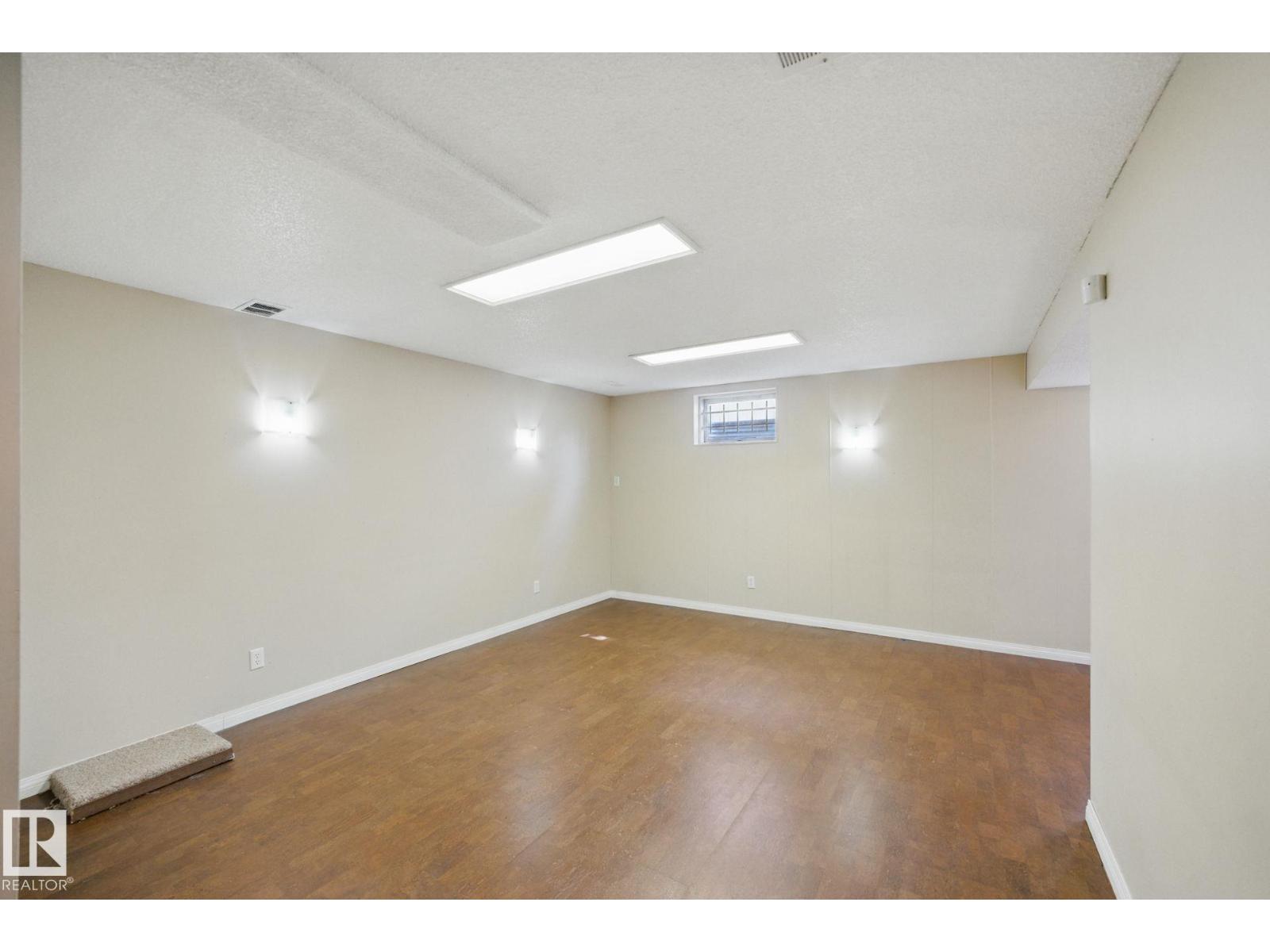 Photo 23 of 4336 74 St Nw, Edmonton AB
