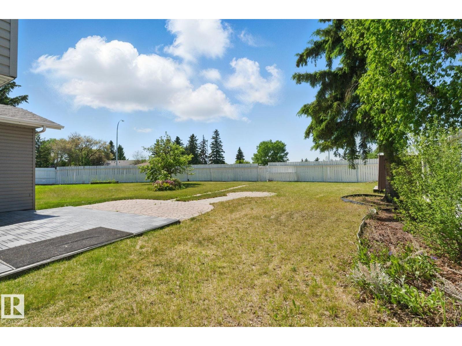 Photo 27 of 4336 74 St Nw, Edmonton AB