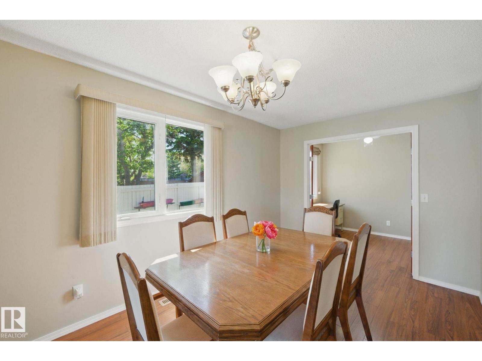 Photo 5 of 4336 74 St Nw, Edmonton AB