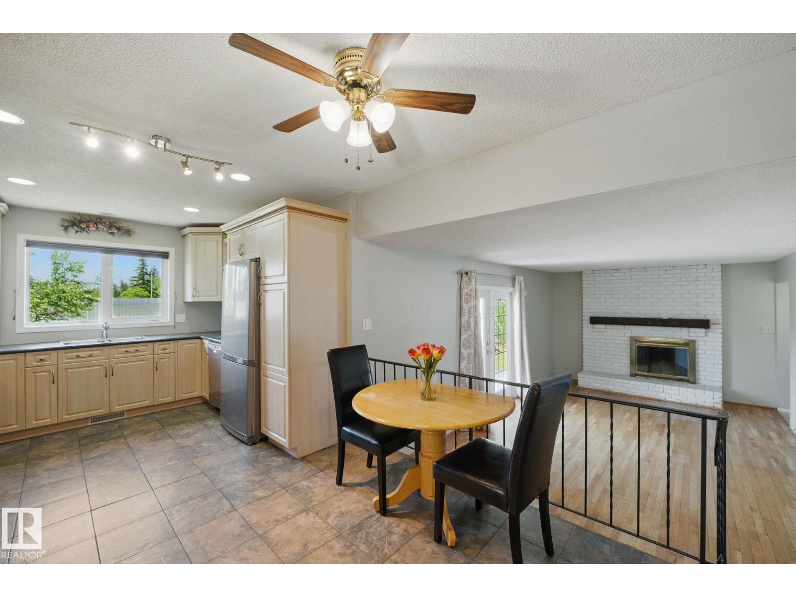 Photo 7 of 4336 74 St Nw, Edmonton AB