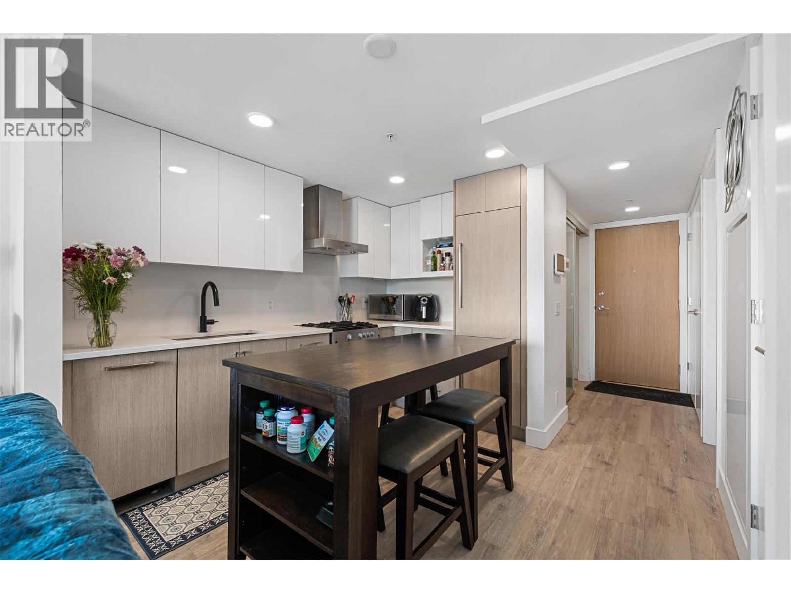 Photo 2 of 1588 Ellis Street Unit 703, Kelowna BC