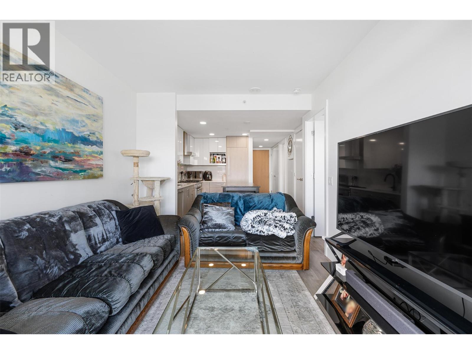 Photo 8 of 1588 Ellis Street Unit 703, Kelowna BC