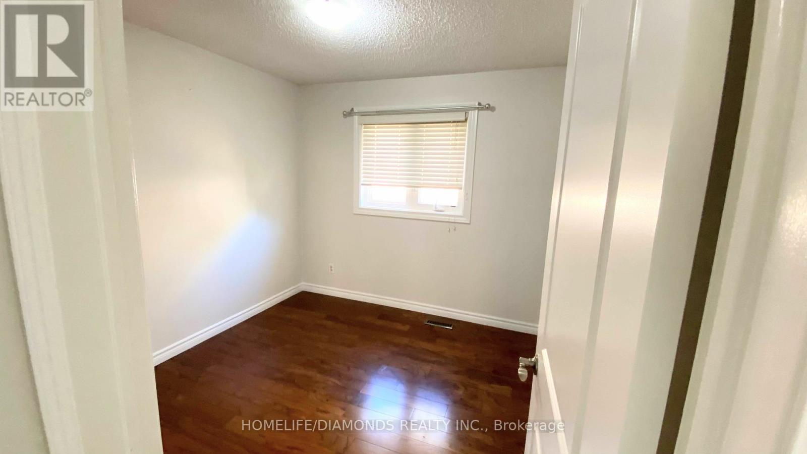 Photo 17 of Upper 52 Nuttall Street, Brampton ON
