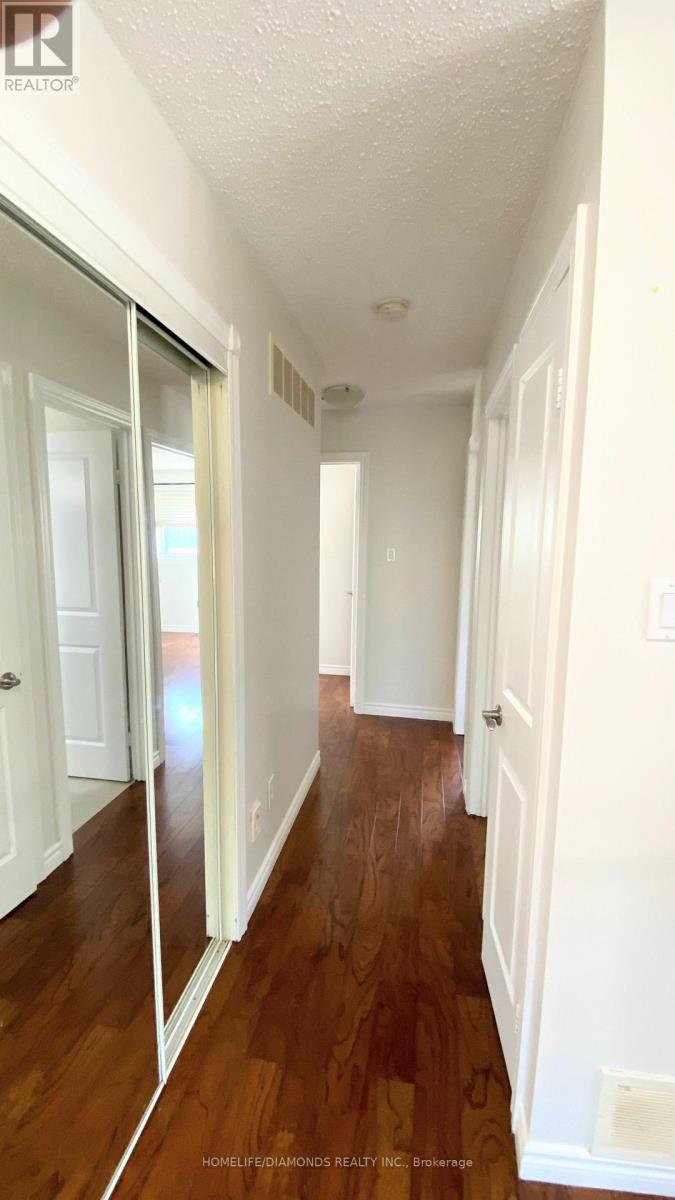 Photo 18 of Upper 52 Nuttall Street, Brampton ON