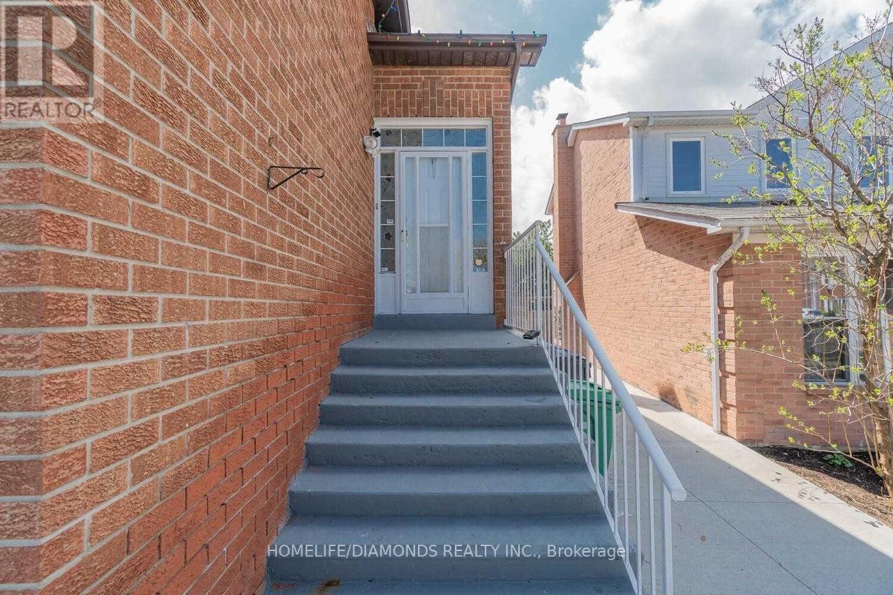 Photo 2 of Upper 52 Nuttall Street, Brampton ON