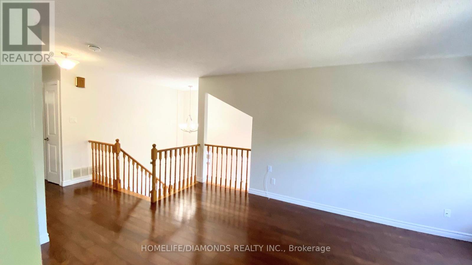 Photo 5 of Upper 52 Nuttall Street, Brampton ON