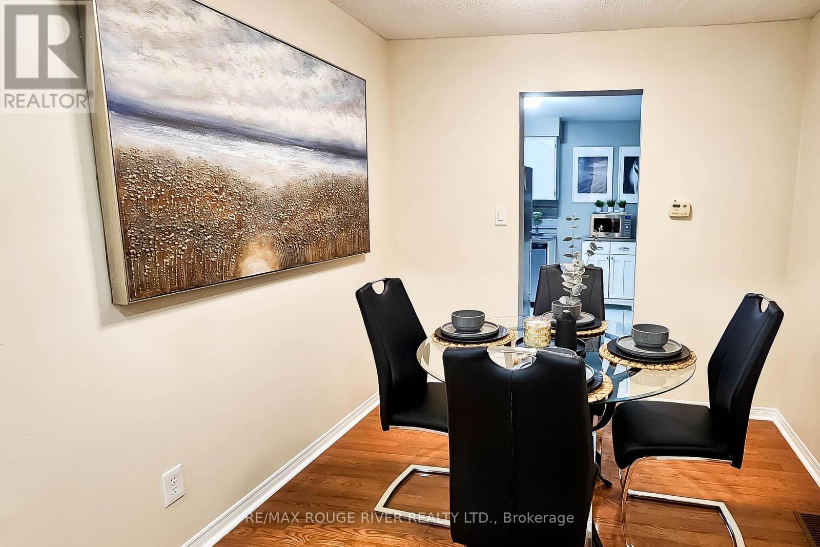 Photo 12 of 307 Michael Drive, Orangeville ON