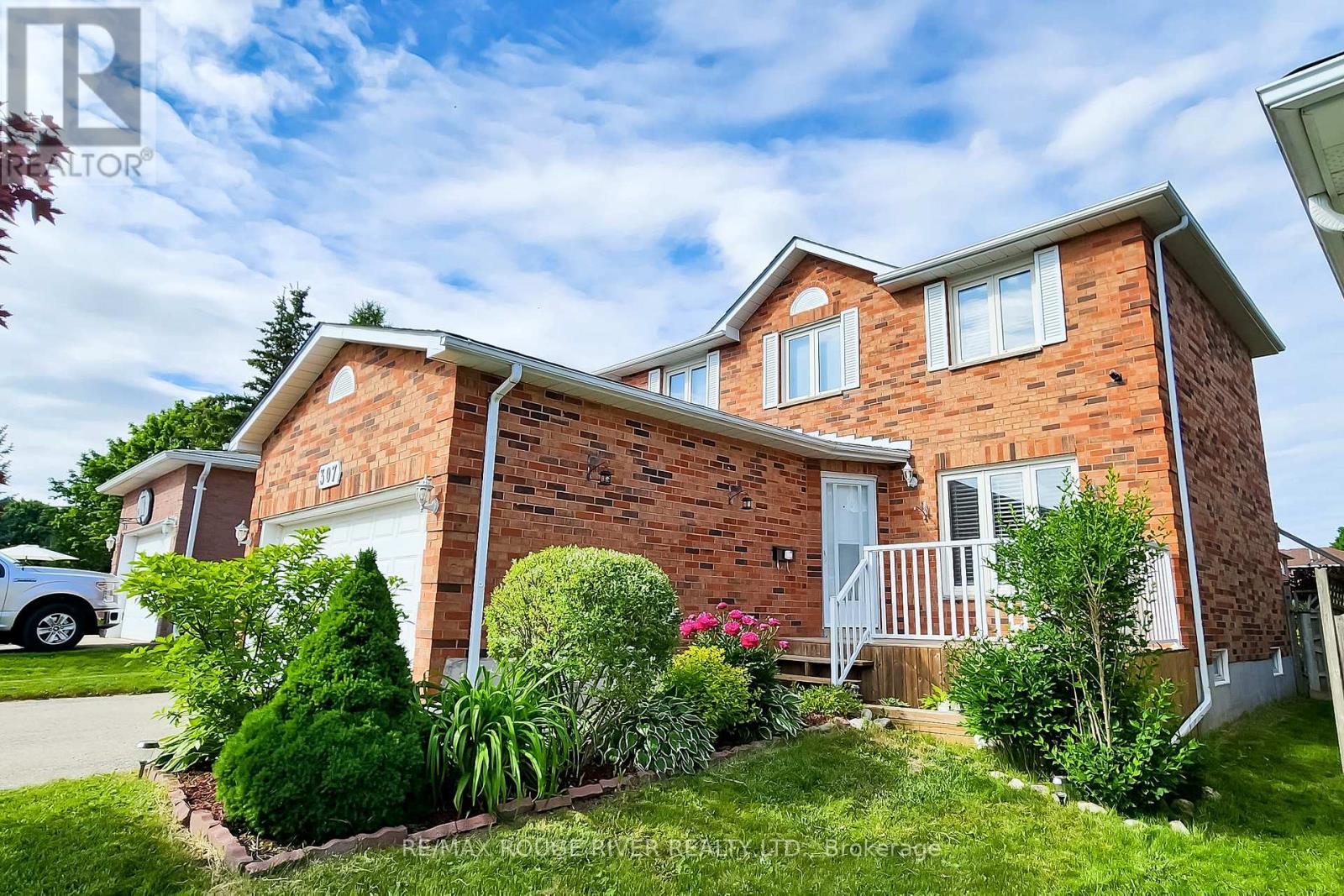Photo 2 of 307 Michael Drive, Orangeville ON