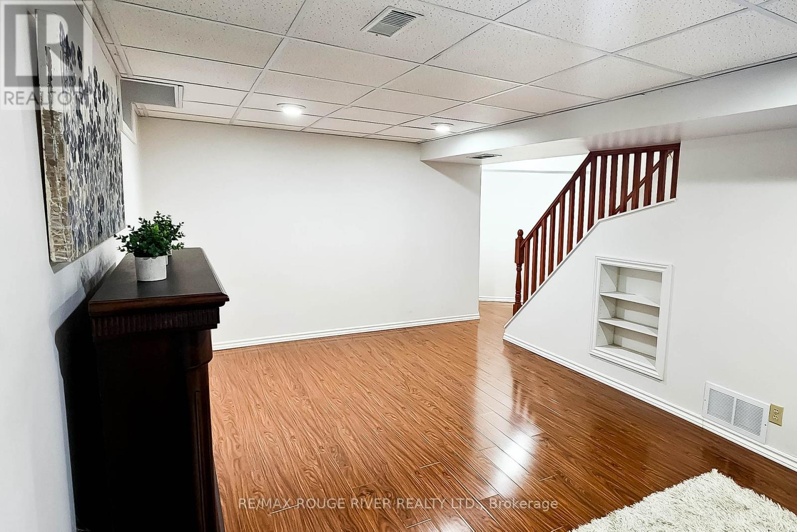 Photo 32 of 307 Michael Drive, Orangeville ON
