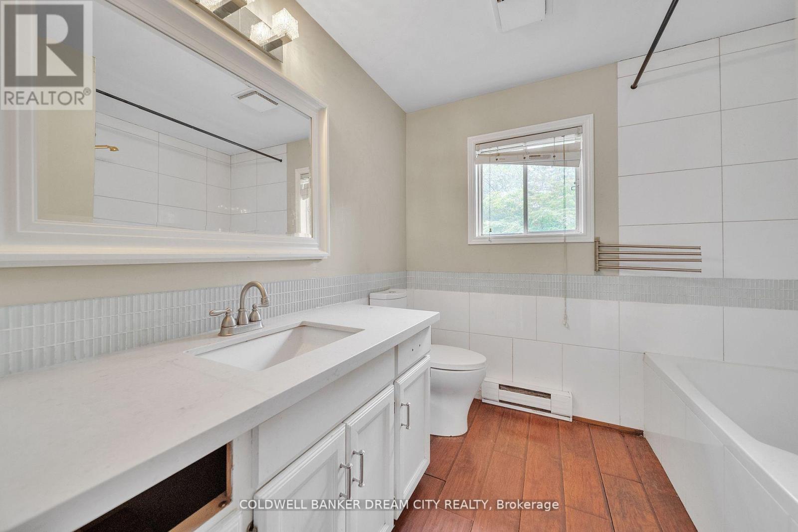 Photo 12 of 8295 Creditview Road N, Brampton ON