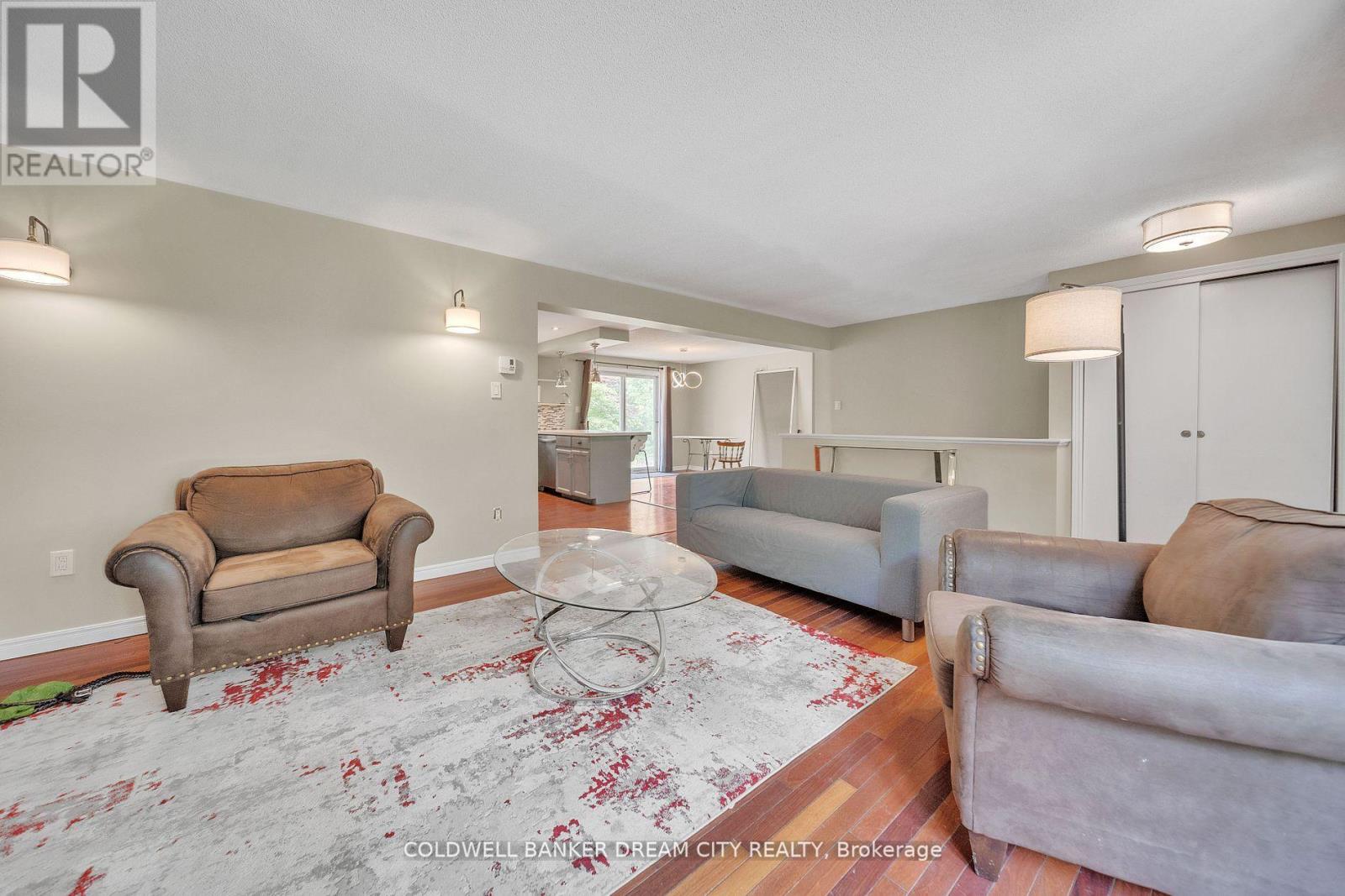 Photo 5 of 8295 Creditview Road N, Brampton ON