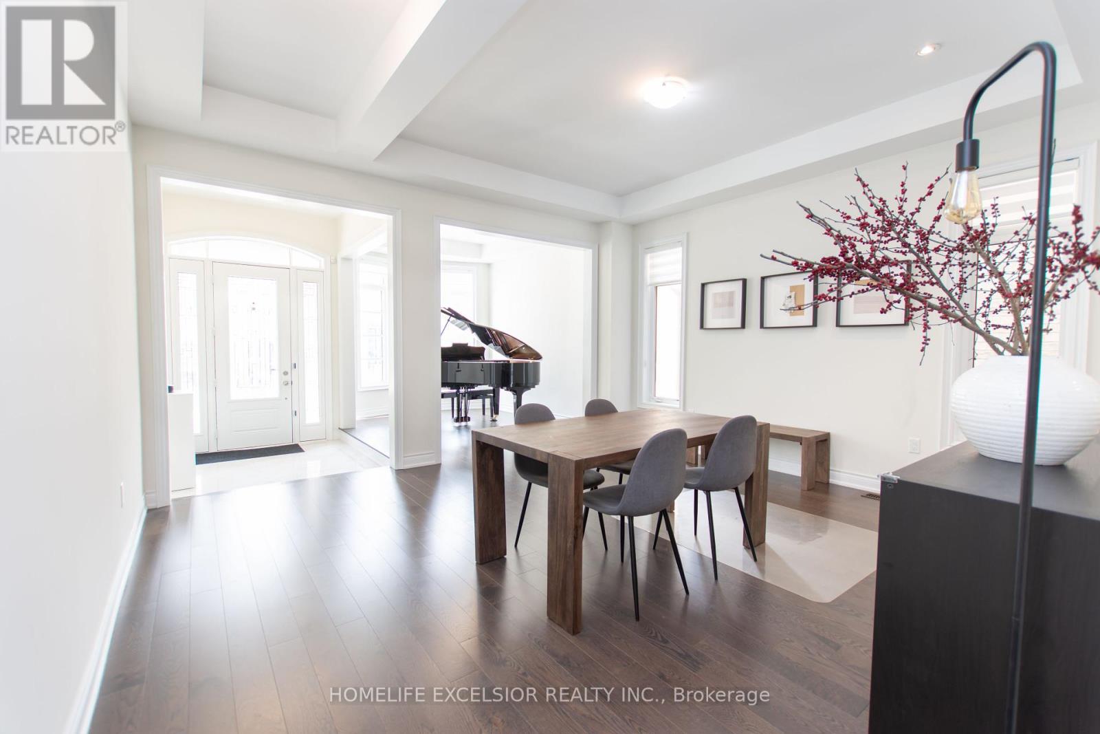 Photo 10 of 3128 Parsonage Crescent, Oakville ON