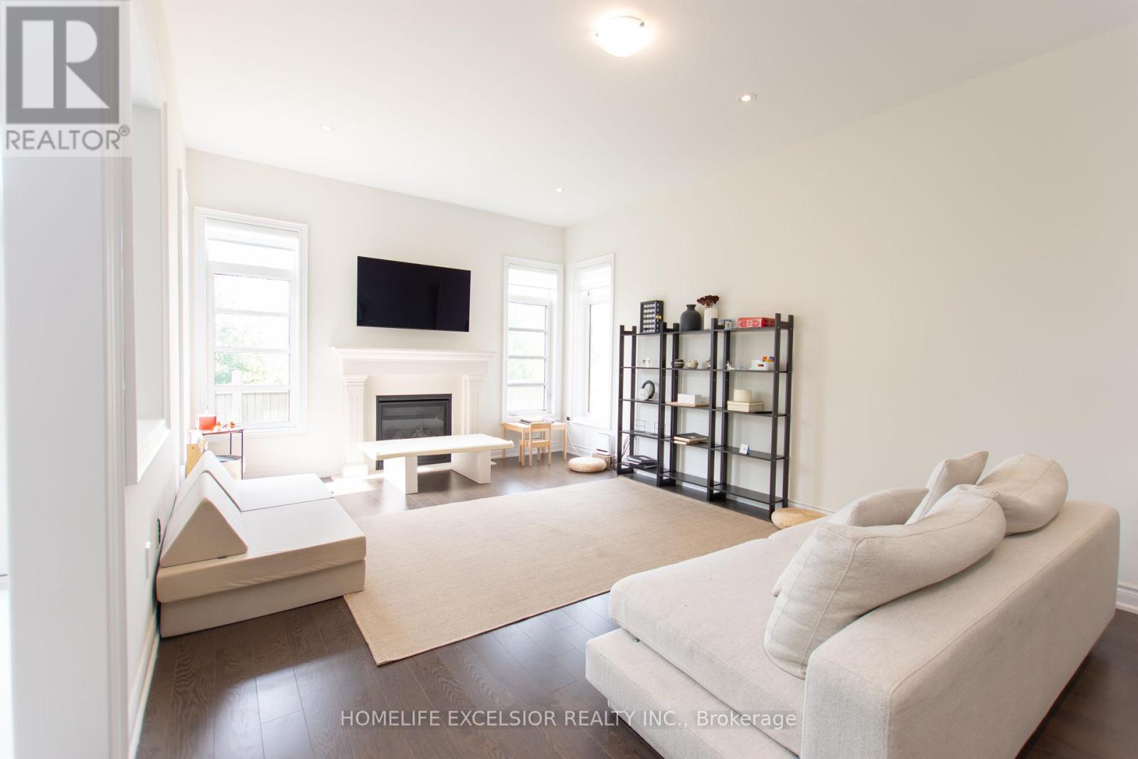 Photo 12 of 3128 Parsonage Crescent, Oakville ON