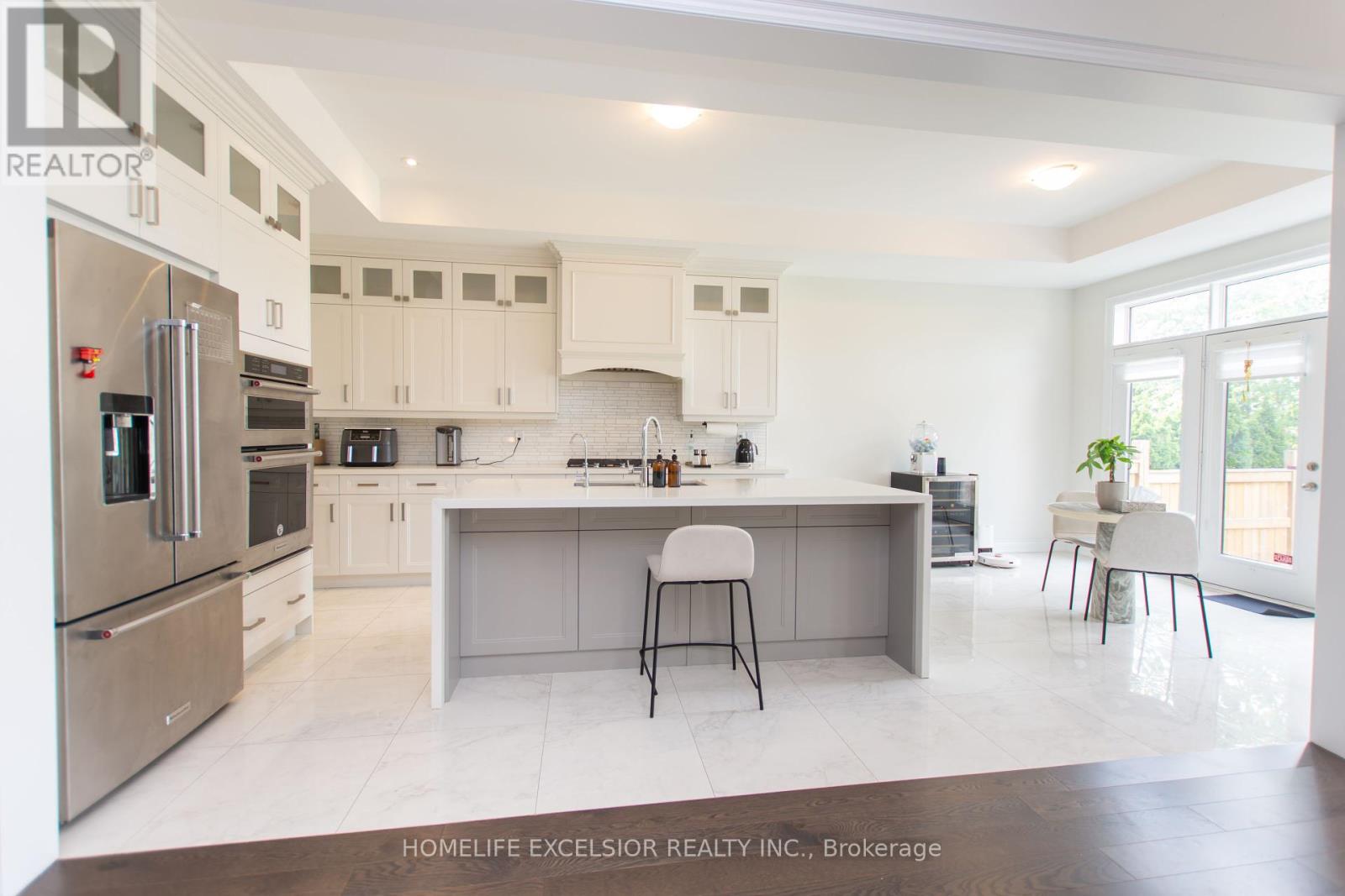 Photo 16 of 3128 Parsonage Crescent, Oakville ON
