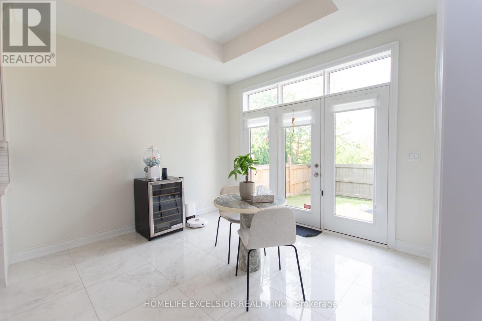 Photo 17 of 3128 Parsonage Crescent, Oakville ON