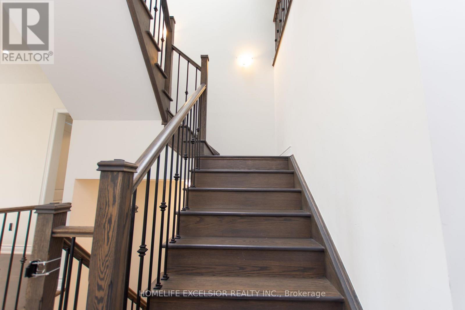Photo 27 of 3128 Parsonage Crescent, Oakville ON